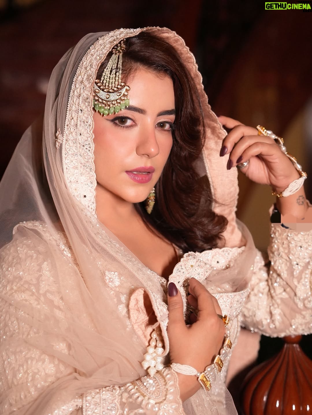 Dolly Chawla - 9.7K Likes - Akhiyan ch tu vasda …

Makeup by  @tanyamakeoveroffical 
Costume  @riyaassat 
Jewellery  @koharbykanika 

#picoftheday  #pakistanilook #andaaz #beauty #makeup #meera #tummsetummtak #lyrics #vibe #adaa #dollychawla #makeupbytanya #loveyourself