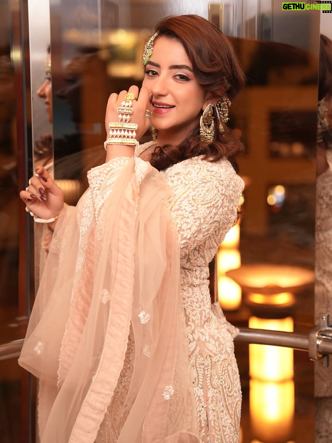 Dolly Chawla - 9.7K Likes - Akhiyan ch tu vasda …

Makeup by  @tanyamakeoveroffical 
Costume  @riyaassat 
Jewellery  @koharbykanika 

#picoftheday  #pakistanilook #andaaz #beauty #makeup #meera #tummsetummtak #lyrics #vibe #adaa #dollychawla #makeupbytanya #loveyourself
