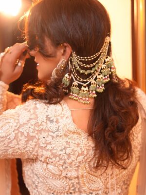 Dolly Chawla Instagram - Akhiyan ch tu vasda …

Makeup by  @tanyamakeoveroffical 
Costume  @riyaassat 
Jewellery  @koharbykanika 

#picoftheday  #pakistanilook #andaaz #beauty #makeup #meera #tummsetummtak #lyrics #vibe #adaa #dollychawla #makeupbytanya #loveyourself