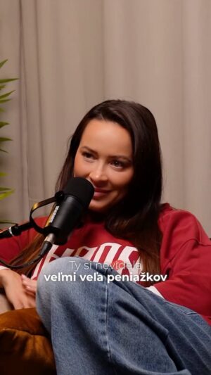 Dominika Mirgová Instagram - Sú veci, ktoré zostali nevypovedané. Moje príbehy, ktoré najprv museli prebolieť, až potom som o nich mohla hovoriť.
Množstvo otázok, na ktoré som verejnosti a médiám nikdy neodpovedala. Prišiel čas!

Zajtra vychádza prvý diel môjho nového podcastu NOAČO?! Pretože kde inde ako v mojom osobnom priestore môžem byť sama sebou a rozprávať o čomkoľvek! No a čo?! 🤍

Nenechaj si to ujsť! už ZAJTRA!! 🤟🏼