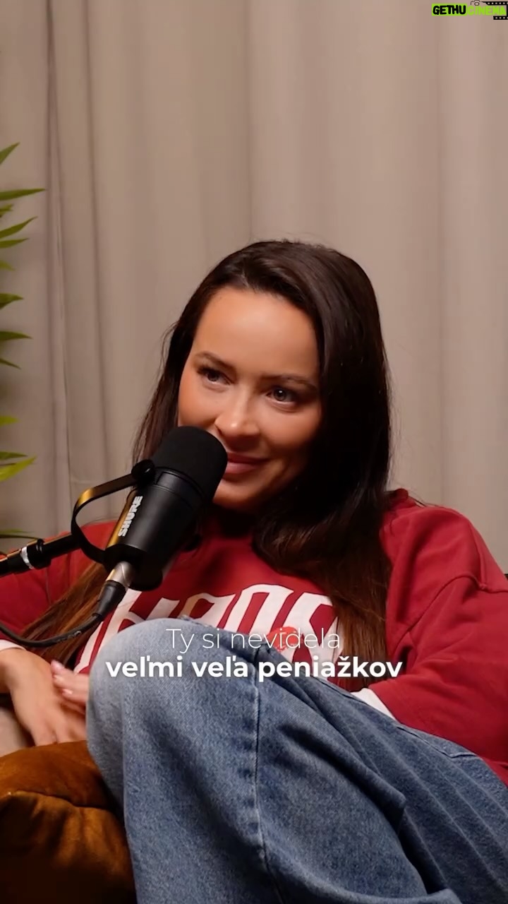 Dominika Mirgová - 4.5K Likes - Sú veci, ktoré zostali nevypovedané. Moje príbehy, ktoré najprv museli prebolieť, až potom som o nich mohla hovoriť.
Množstvo otázok, na ktoré som verejnosti a médiám nikdy neodpovedala. Prišiel čas!

Zajtra vychádza prvý diel môjho nového podcastu NOAČO?! Pretože kde inde ako v mojom osobnom priestore môžem byť sama sebou a rozprávať o čomkoľvek! No a čo?! 🤍

Nenechaj si to ujsť! už ZAJTRA!! 🤟🏼