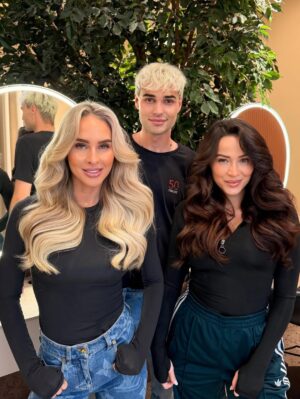 Dominika Mirgová Instagram - Pól dňa s týmito kráskami 💇🏼‍♀️💇🏽‍♀️ Dievčatá, ďakujem že ste mi verne už niekoľko rokov ❤️✨🫶🏻
