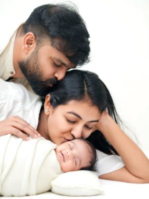 Durga Krishna Instagram - Sleepless nights, endless love.✨

Photo by : @babystories_by_sujinsuvin