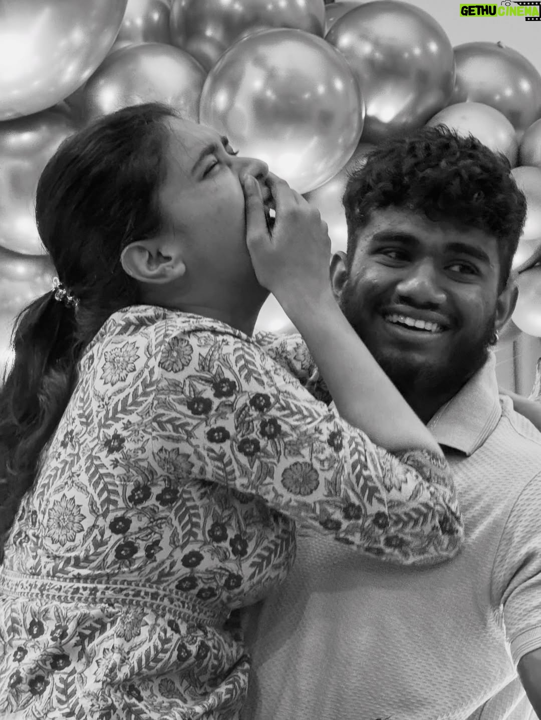 Dushara Vijayan - 230.5K Likes - Happiest Birthday chellame ♥️
@69glogang

#siblings