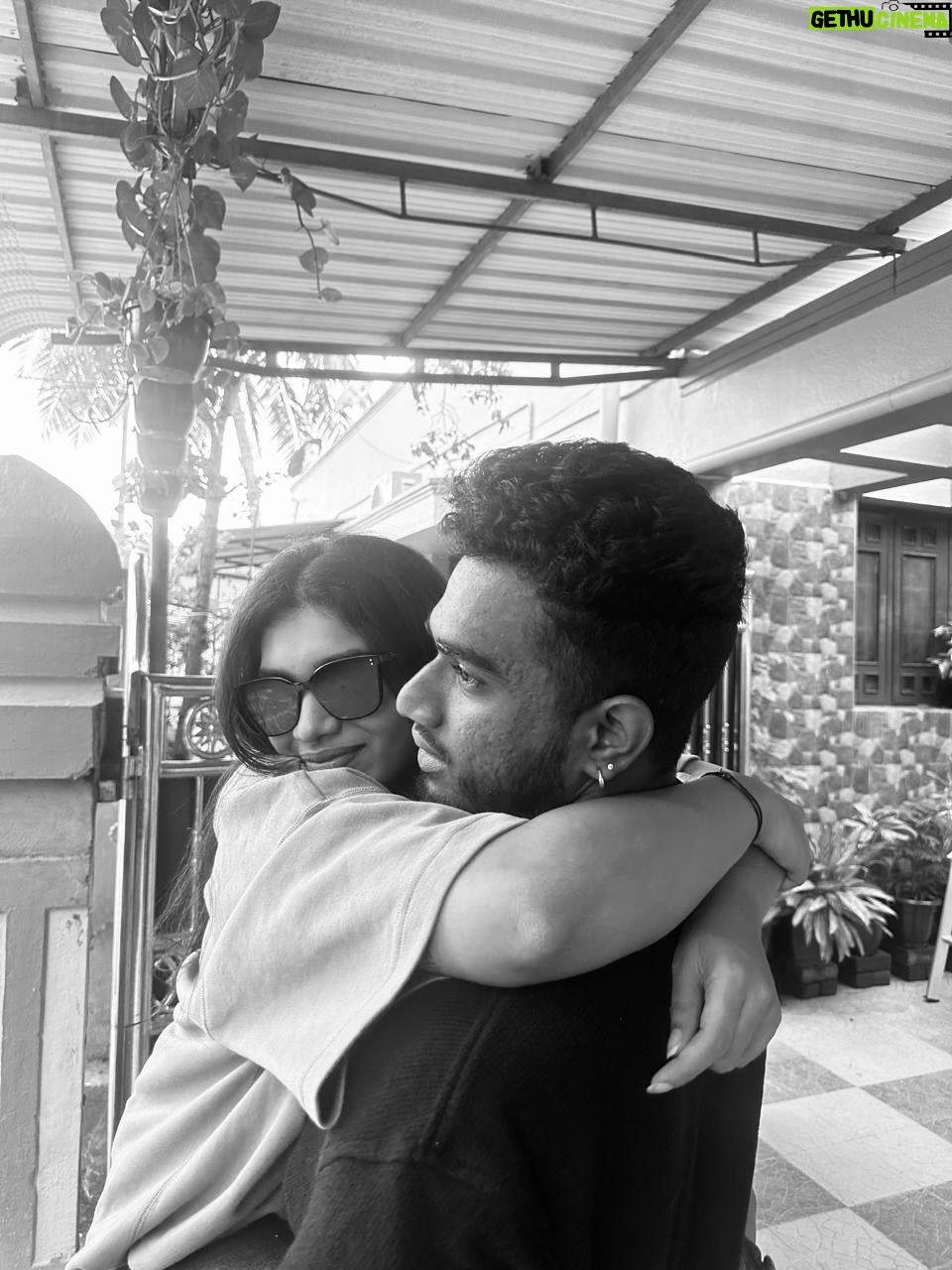 Dushara Vijayan - 230.5K Likes - Happiest Birthday chellame ♥️
@69glogang

#siblings