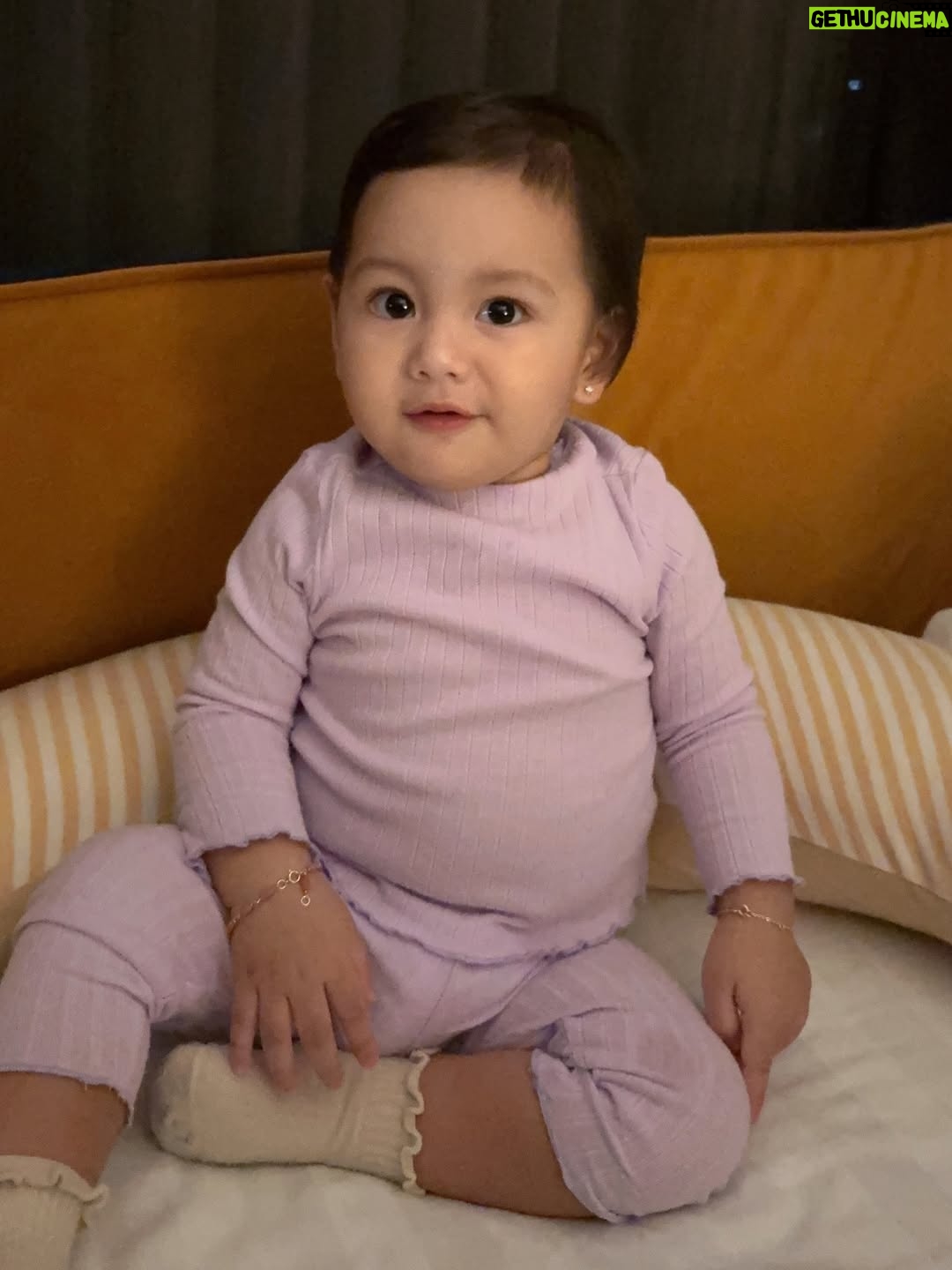 Ellen Adarna - 279.8K Likes - We miss you our lengleng! See you in a few ❤️
