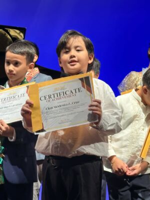 Ellen Adarna Instagram - Good job, Babing! ❤️ we are sooo proud of you. We love you so much! your joy is our joy. ❤️ thank you teacher @ryan.aviso.3 🎹