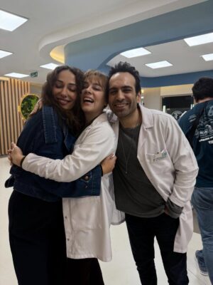 Esra Ruşan Instagram - Benim nazlı bahar🌹❤️ herkese hepsi için teşekkür ederim. @mfyapimtv 
@bahar.dizi