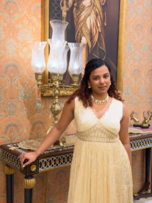Gautami Kawale Instagram - My dad said “महाराणी“
Outfit: @roopkalamumbai
Jewellery: @aadamyastore
Stylist: @styledbynikinagda
#ootd #ethnic #indian #royal #gold