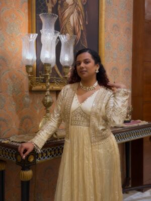 Gautami Kawale Instagram - My dad said “महाराणी“
Outfit: @roopkalamumbai
Jewellery: @aadamyastore
Stylist: @styledbynikinagda
#ootd #ethnic #indian #royal #gold