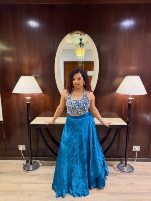 Gautami Kawale Instagram - This blue is growing on me 🧞♂️
Outfit: @rivaajcouture @tlmconsultancy
Jewellery: @aadamyastore
Stylist: @styledbynikinagda
#ootd #indian #lehenga #ethnic #look