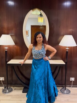 Gautami Kawale Instagram - This blue is growing on me 🧞♂️
Outfit: @rivaajcouture @tlmconsultancy
Jewellery: @aadamyastore
Stylist: @styledbynikinagda
#ootd #indian #lehenga #ethnic #look
