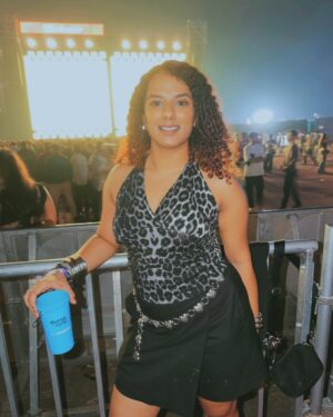Gautami Kawale Instagram - Finally in my fun era ✨
#concert #look #ootd #rollingloud #rollingloudindia #travisscott #travisscottconcert #mumbai #friends #outfit #concerts #show #music #dontoliver #karanaujla #aujla #india #fun #slay #curls