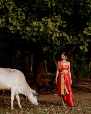 Gayathri Sri Instagram - 🌺
Team
@daviddanield11
@sharmila_makeupartistry