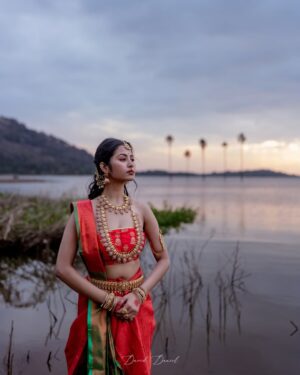 Gayathri Sri Instagram - 🌺
Team
@daviddanield11
@sharmila_makeupartistry