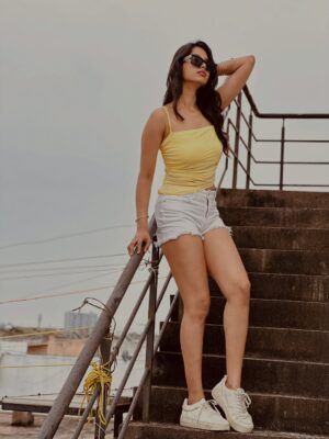 Gayathri Sri Instagram - 🌼✨