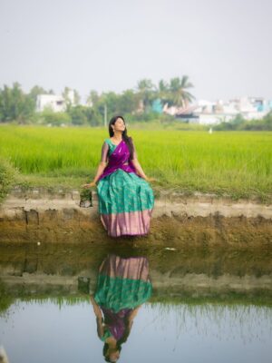 Gayathri Sri Instagram - கிராமத்து பொண்ணு 🌺
@jk.kapil
@shivangi_clothing