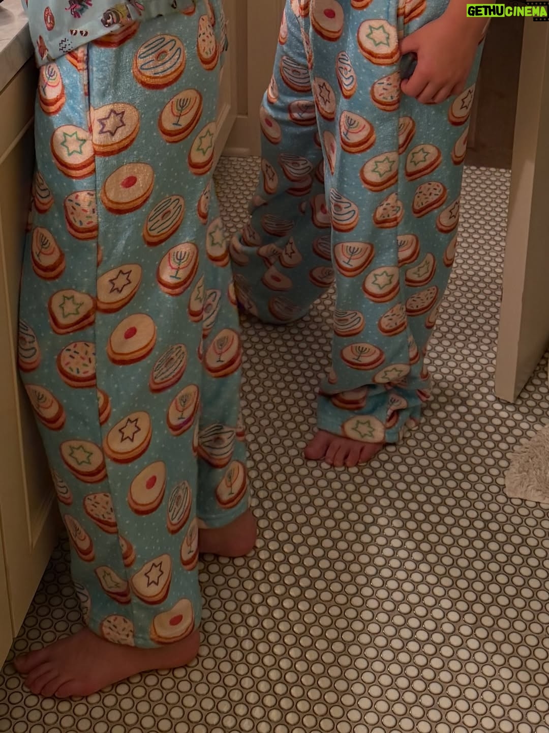 Ginnifer Goodwin - 42.3K Likes - The Dallases do the holidays
