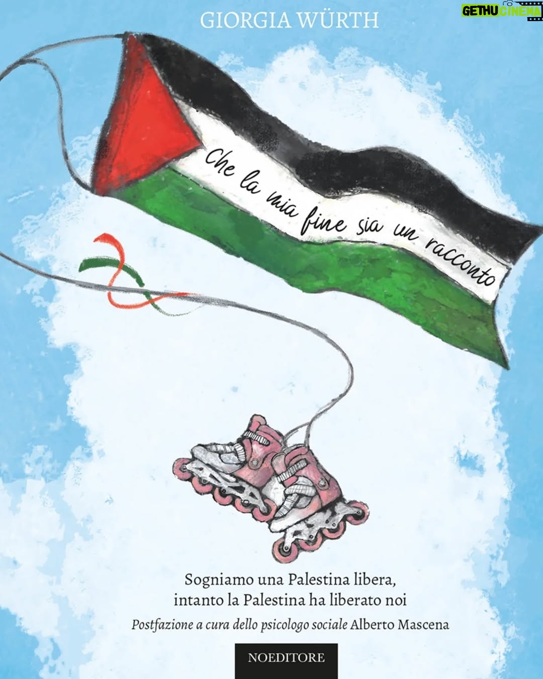 Giorgia Würth - 1K Likes - Senza girarci intorno, ecco CHE LA MIA FINE SIA UN RACCONTO.

Quando ho iniziato a scrivere questo libro, mai avrei immaginato che, nel giorno della sua uscita, la carneficina a Gaza non solo non sarebbe finita, ma si sarebbe estesa a livelli inimmaginabili di atrocità.

Ho scritto per salvarmi, per non restare costantemente connessa all’orrore. Per mantenere una certa lucidità, per non essere schiacciata da quelle immagini devastanti.

In queste pagine troverete la mia voce, ma soprattutto la vostra: le testimonianze di molti di voi, che avete dato sostanza a un diario collettivo, cristallizzando le emozioni, e le re/azioni, di un momento storico che verrà studiato come uno dei più bui della nostra storia recente.

Le vostre storie si intrecciano con quelle di persone stra-ordinarie come Egidia Beretta, la mamma di Vittorio Arrigoni, portatrice di un’umanità immortale.
Dedicherò un post a ciascuna di loro, palestinese e non, che ci ha regalato un contributo prezioso.

Intanto, un grazie speciale va a Marcella Brancaforte, insegnante e artista dal cuore gigante, che ha realizzato il disegno di copertina. 

GRAZIE, con tutto il mio cuore, a voi che ci siete sempre e nonostante tutto: avete reso la condivisione l’arma di pace più potente al mondo. Spero che queste pagine possano esservi di aiuto e supporto.

Trovate il link in bio per ordinarlo. Se volete organizzare presentazioni o altre iniziative, scrivetemi a chelamiafinesiaunracconto@gmail.com

PS: il libro non ha un editore, non ha censure. E’ un grido libero - e piuttosto lungo 😅

#chelamiafinesiaunracconto
#sogniamounapalestinaliberaintantolapalestinahaliberatonoi
#NOEDITORE

#restiamoumani

#gazaciinsegnalavita 🇵🇸