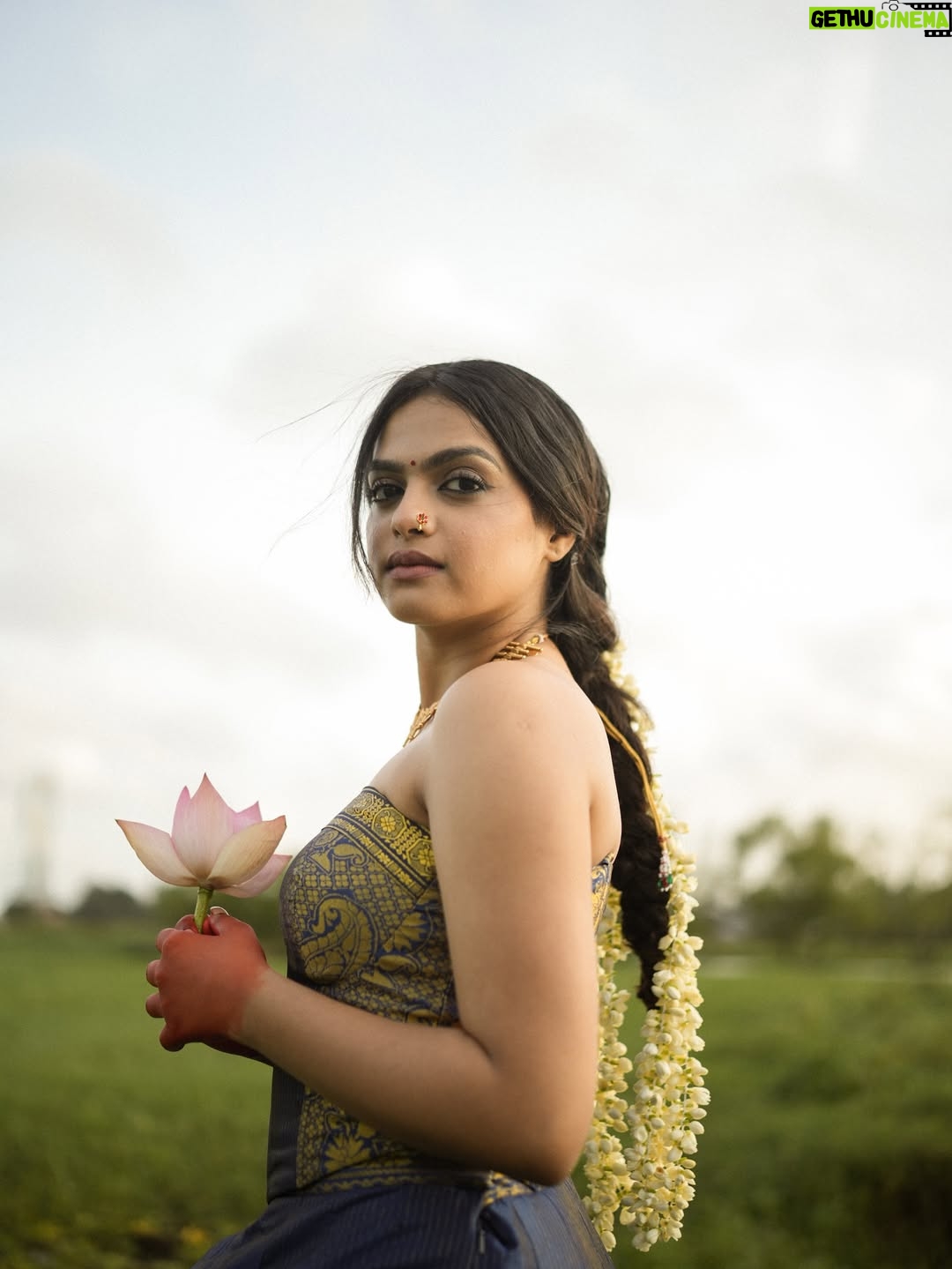 Gopika Ramesh - 116.9K Likes - 🌸🍃

📸: @yaami____ 
MUA: @zara___makeover 
outfit : 🙋🏻‍♀️
Neckpiece - @alorabyshe 
photography assistant: @minimal.clicker