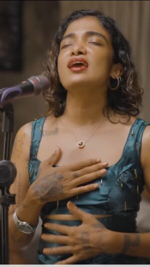 Gowry Lekshmi Instagram - Harivarsanam  now out on YouTube and all major audio platforms 🙏🏼✨

#gl #malayalammusic #newdrop #malayalamdevotional

[ swami ayyappan , sabarimala, sanathana dharma , Indian spirituality , malayalam devotional , new age bhakti, hinduism , shasthavu, Kerala gods , gods of Kerala ]