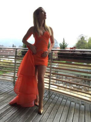 Gülçin Ergül Instagram - 2016 mı dediniz? 💁🏼‍♀️ 20 fotograf az geldi. (Birini sildim 2016 değilmiş… olur öyle şeyler hsjsjdkd)

#2016 #10yearschallege