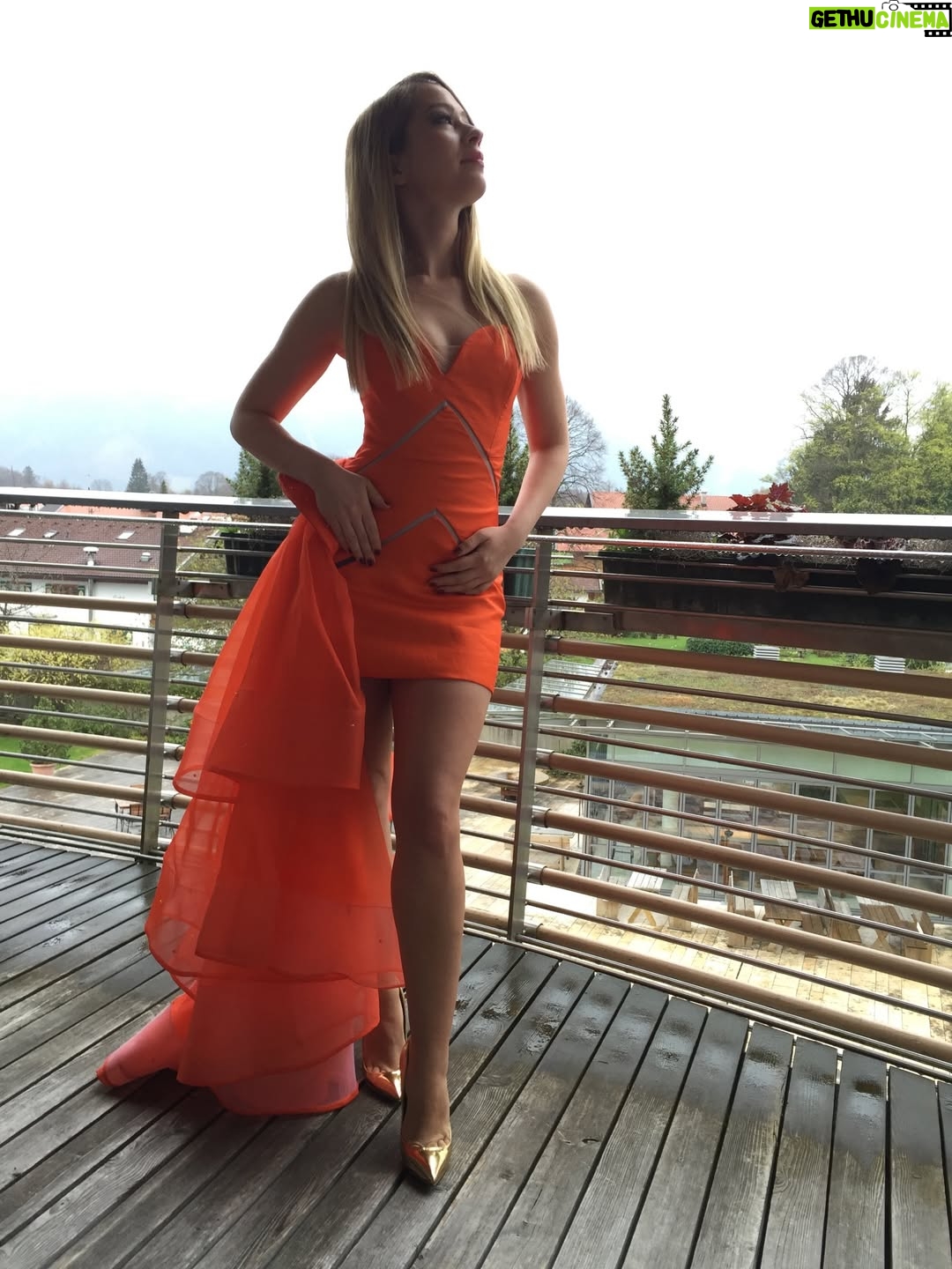 Gülçin Ergül - 5.7K Likes - 2016 mı dediniz? 💁🏼‍♀️ 20 fotograf az geldi. (Birini sildim 2016 değilmiş… olur öyle şeyler hsjsjdkd)

#2016 #10yearschallege