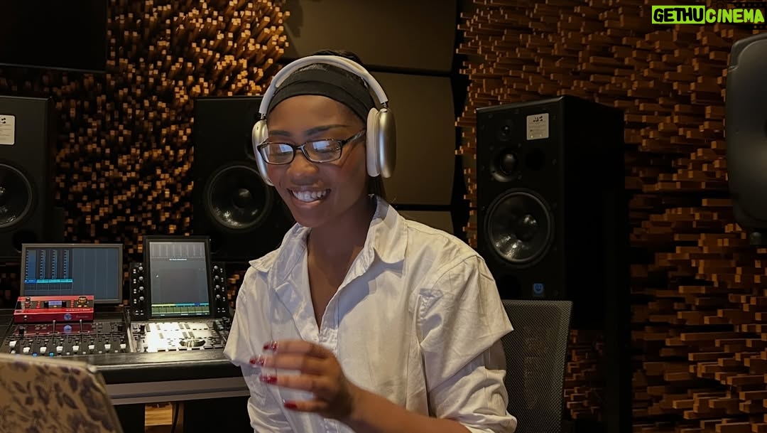 Hailey Kilgore - 3K Likes - Ending 2025 VERY grateful ❤️ This year gave me SO MUCH. Life has gotten so much lighter, kinder, and so vibrant. It’s a gift. I know I’ve gotten kinda quiet on here. We’ve been busy building up our lil world for you all. And she’s just about ready. These last 8 years of building, tearing down, regenerating and growing have been hard but now I know they’ve been so fucking necessary.  Completely losing myself and slowing down, taking the steps to re-introduce myself, accept and nourish the ugly parts, welcoming change and light. It’s a blessing. If you’re in the process of your own personal metamorphosis right now. I see you. At every stage. I’m proud of ya. This album is for us! See you next year 🥂