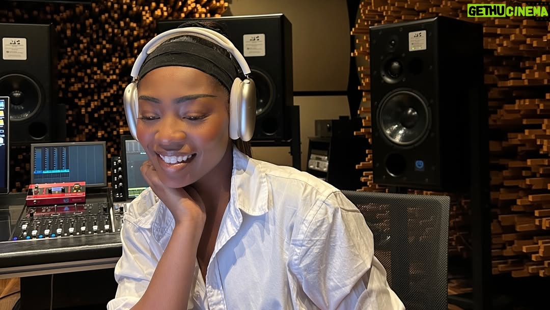 Hailey Kilgore - 3K Likes - Ending 2025 VERY grateful ❤️ This year gave me SO MUCH. Life has gotten so much lighter, kinder, and so vibrant. It’s a gift. I know I’ve gotten kinda quiet on here. We’ve been busy building up our lil world for you all. And she’s just about ready. These last 8 years of building, tearing down, regenerating and growing have been hard but now I know they’ve been so fucking necessary.  Completely losing myself and slowing down, taking the steps to re-introduce myself, accept and nourish the ugly parts, welcoming change and light. It’s a blessing. If you’re in the process of your own personal metamorphosis right now. I see you. At every stage. I’m proud of ya. This album is for us! See you next year 🥂