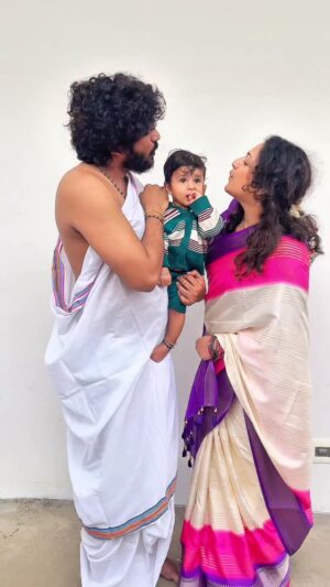 Hariprriya Instagram - ಗೂಂ….ಗುಡುಕ್….👶🏻

#simhapriya #love #family #transformation #viprahnsimha #ourtradition 

🎥 :- @imchitte_ 😎