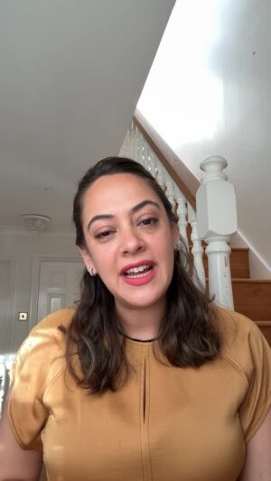 Hazel Keech Instagram - Public apology to @yuvisofficial 🙏🏼🙏🏼🙏🏼🤪
Glowing ALL DAY with Foxtale Glow Sunscreen SPF 50 PA     with 100% New-Gen UV Filters that gives 8-hour photostable UV protection.☀️☀️
@foxtaleskin