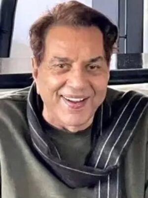 Hema Malini Instagram - So so proud that the govt has recognised Dharam ji’s immense contribution to the film industry by bestowing on him the prestigious Padma Vibhushan award🙏

#padmavibhushan #recognition