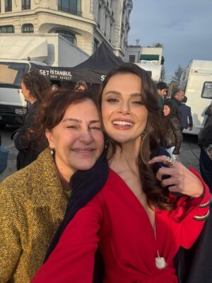 Hilal Saral Instagram - @sinemunsal ❤️🌹