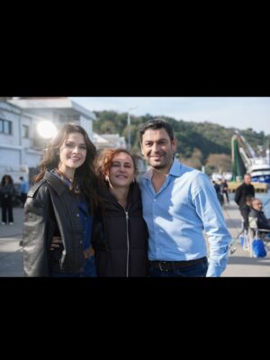 Hilal Saral Instagram - @sinemunsal 💞@ozanakbaba 😍 #gotürkiye @ayyapim