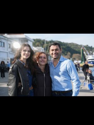 Hilal Saral Instagram - @sinemunsal 💞@ozanakbaba 😍 #gotürkiye @ayyapim