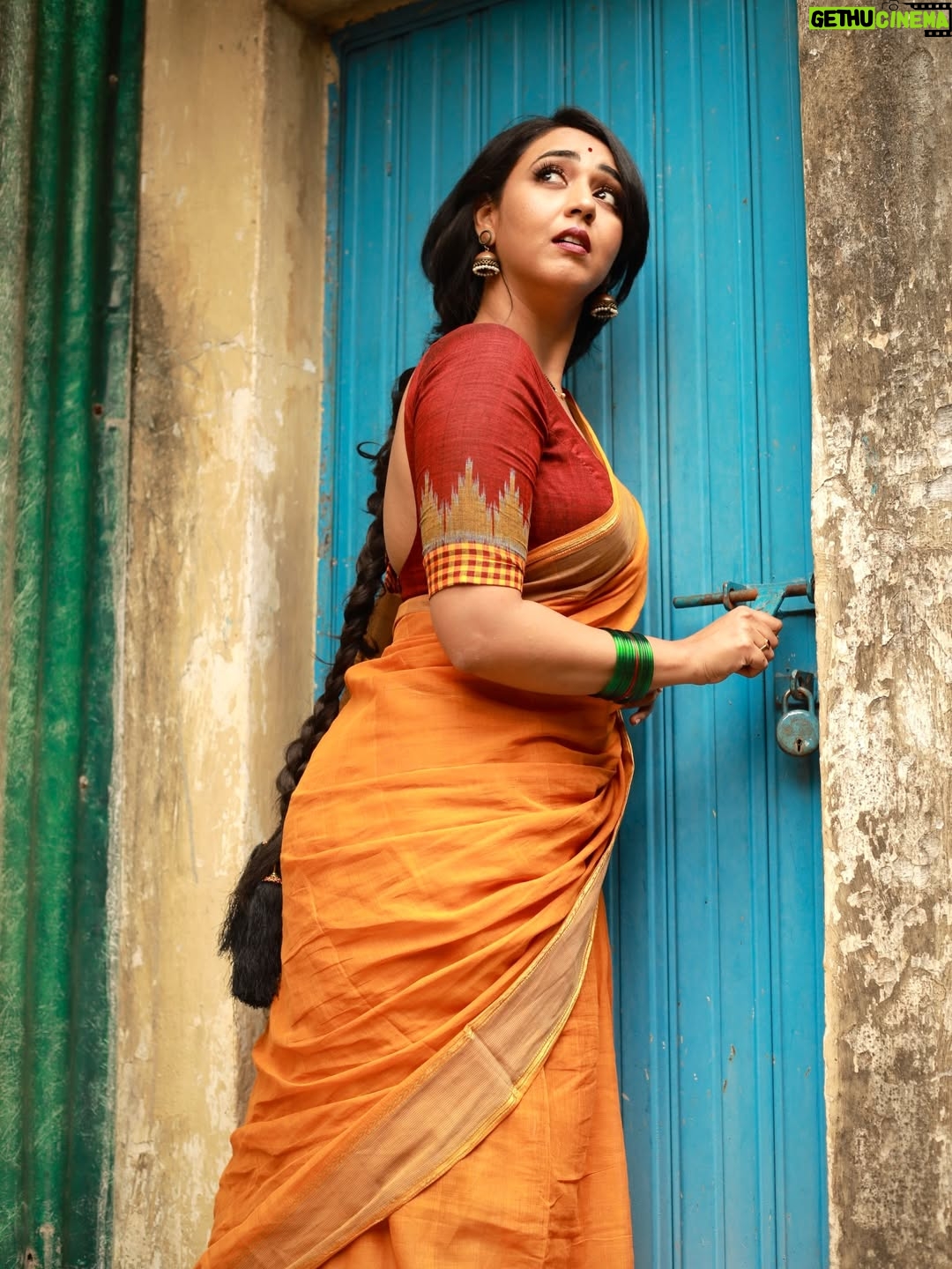 Hitha Chandrashekar - 12.6K Likes - Reposting one of the best shoots I’ve been part of yet (shot in 2021)

Outfits @kalasthreebytejaswini 
Styling @tejuanjankumar 
HMU @ashwiniramesh_11 
Shot by @e_p_i_c_s ✨