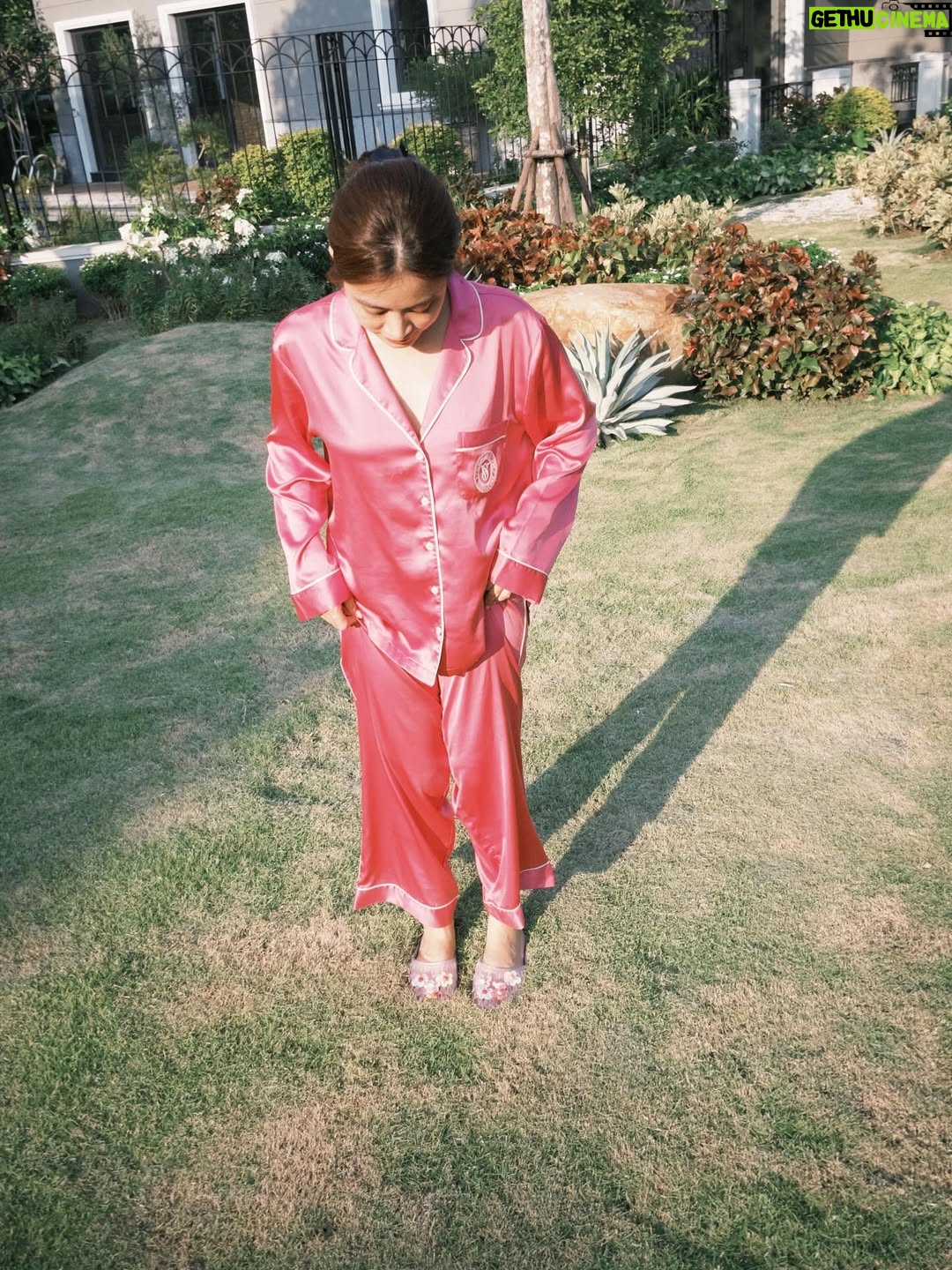 Hoang Thuy Linh - 4.5K Likes - 🍃🍂🌴🍀🌱

#HoangThuyLinh