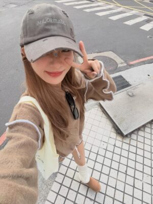 Chen Hua Instagram - 我感覺世間萬物都在治癒我