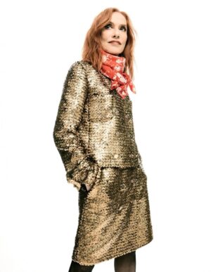 Isabelle Huppert Instagram - Merci @madamefigarofr et bon anniversaire @lefigaro 🥳

Photo : @rociorramos
Réalisation : @juliegilletb
Coiffure : @johnnollet
Maquillage : @charlotte_prevel
Manucure : @julievillanovanails
Studio : @madamestudio_paris
🙏🏻 @anneflorenceschmitt @richardgianorio