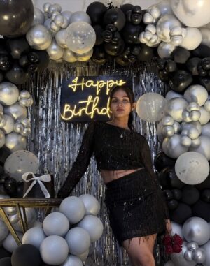Ishwari Panda Instagram - It’s Ishwari’s 18th Birthday Party 🖤✨

Decor by:- @_decor_t_o_adore_ 🫶