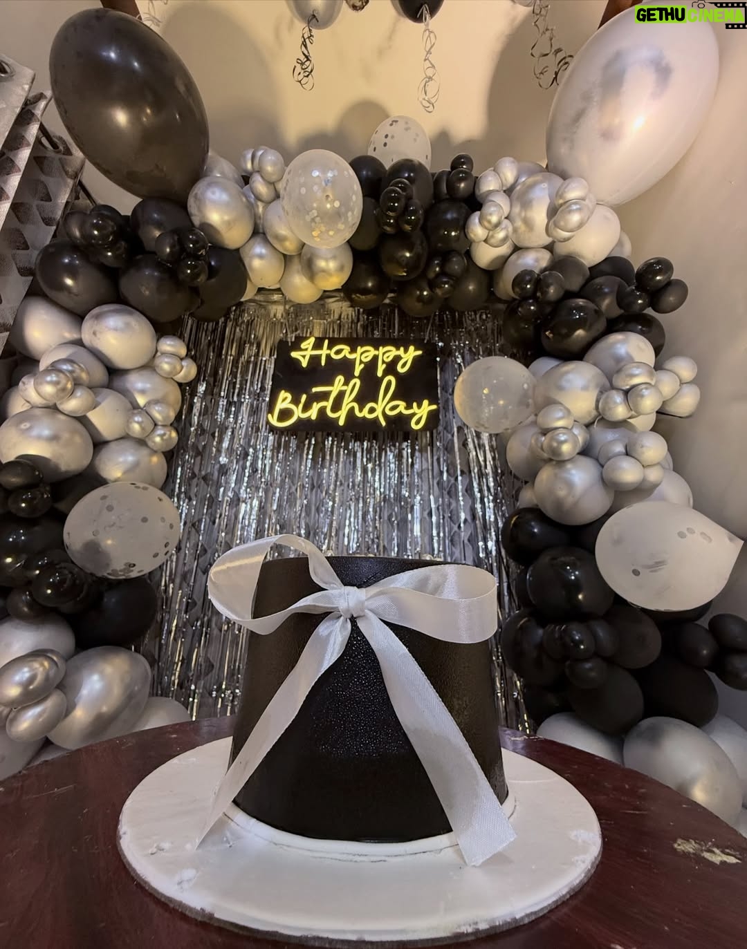 Ishwari Panda - 18.5K Likes - It’s Ishwari’s 18th Birthday Party 🖤✨

Decor by:- @_decor_t_o_adore_ 🫶