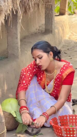 Ishwari Panda Instagram - Kam nuhe re😜🙈 #reelkarofeelkaro #reelsinstagram #reelsviral #viral #trending