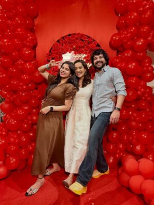 Jacqueline Fernandas Instagram - This birthday was truly special 💛
After many years, this one meant so much because I was surrounded by my people—those who wish me only happiness.
Special thanks to my baby @yuvaraj.selvanambi for all the love and effort. You made me feel so happy and so special 🫶
And to my friends who love, protect, and support me—you all made me feel like a queen 👑
Forever grateful ✨
@rayan_offl @soundariya_nanjundan @subikanifabint @vishnuvijay_offl @its_m.ano @u_know_robin @kabir_100395 @lonely_boy_sha @riya_thiyagarajan @ananthi_rj @ianjaliprabhakaran
Location - @villahopper70 ( beautiful stay)
Decor- @kr_decors
Cake - @cakecouture_chennai