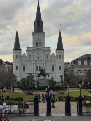 Jaime Pressly Instagram - New Orleans you didn’t disappoint. Great food, great friends, beautiful sites, and amazing music. Till next time 🙏 #neworleans #friends #food #music #funtimes #fanexpo #❤