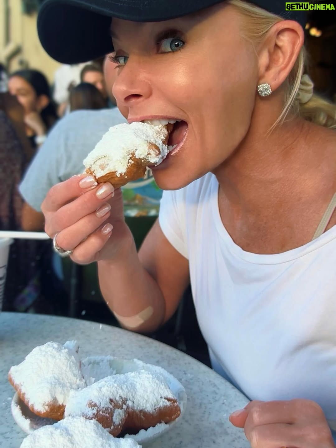 Jaime Pressly - 20.2K Likes - New Orleans you didn’t disappoint. Great food, great friends, beautiful sites, and amazing music. Till next time 🙏 #neworleans #friends #food #music #funtimes #fanexpo #❤