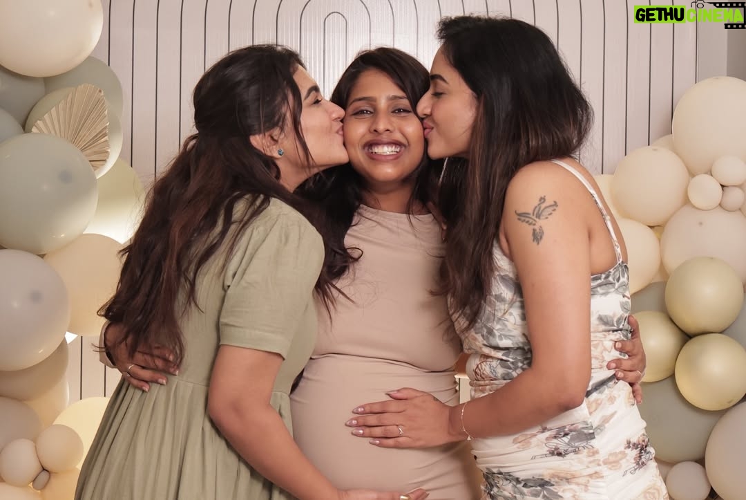 Janani Ashok Kumar - 191.3K Likes - Fun riot of our trio 😅
🧿🧿🧿
#friends #babyshower 
📸: @gk_.photography._