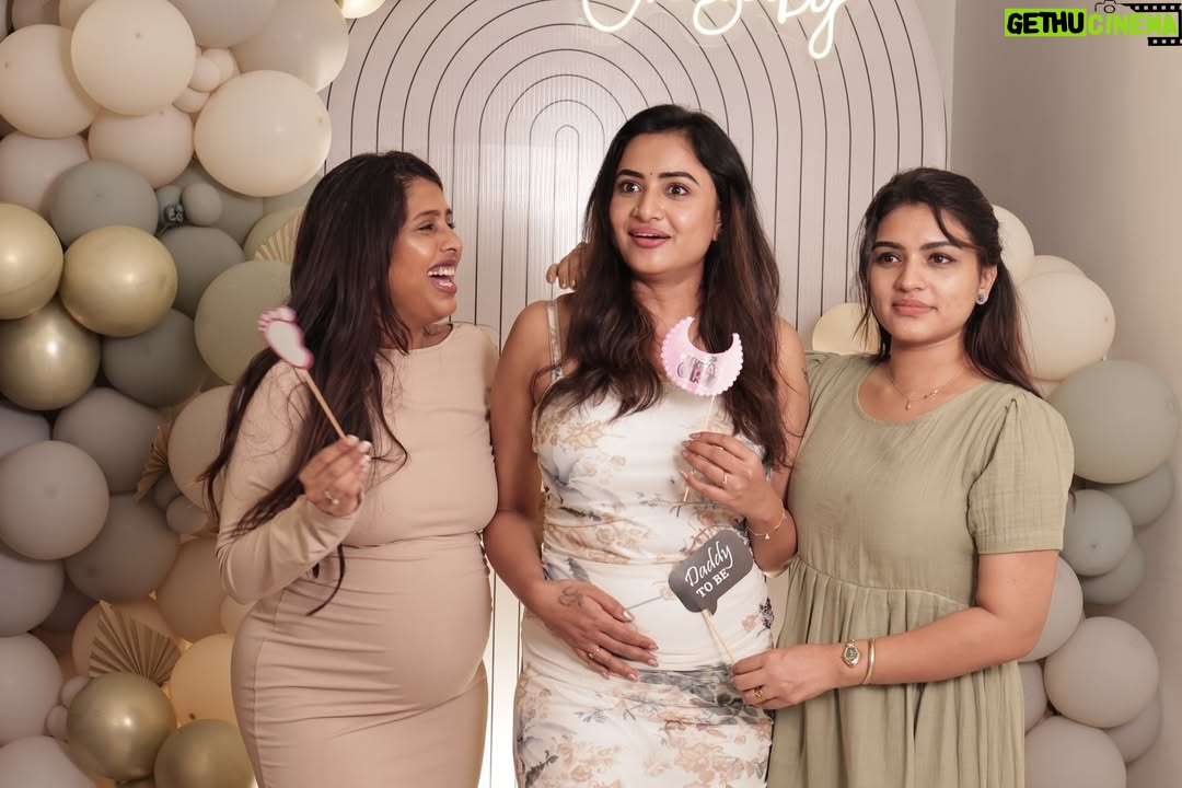 Janani Ashok Kumar - 191.3K Likes - Fun riot of our trio 😅
🧿🧿🧿
#friends #babyshower 
📸: @gk_.photography._