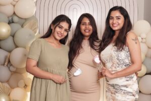 Janani Ashok Kumar Instagram - Fun riot of our trio 😅
🧿🧿🧿
#friends #babyshower 
📸: @gk_.photography._