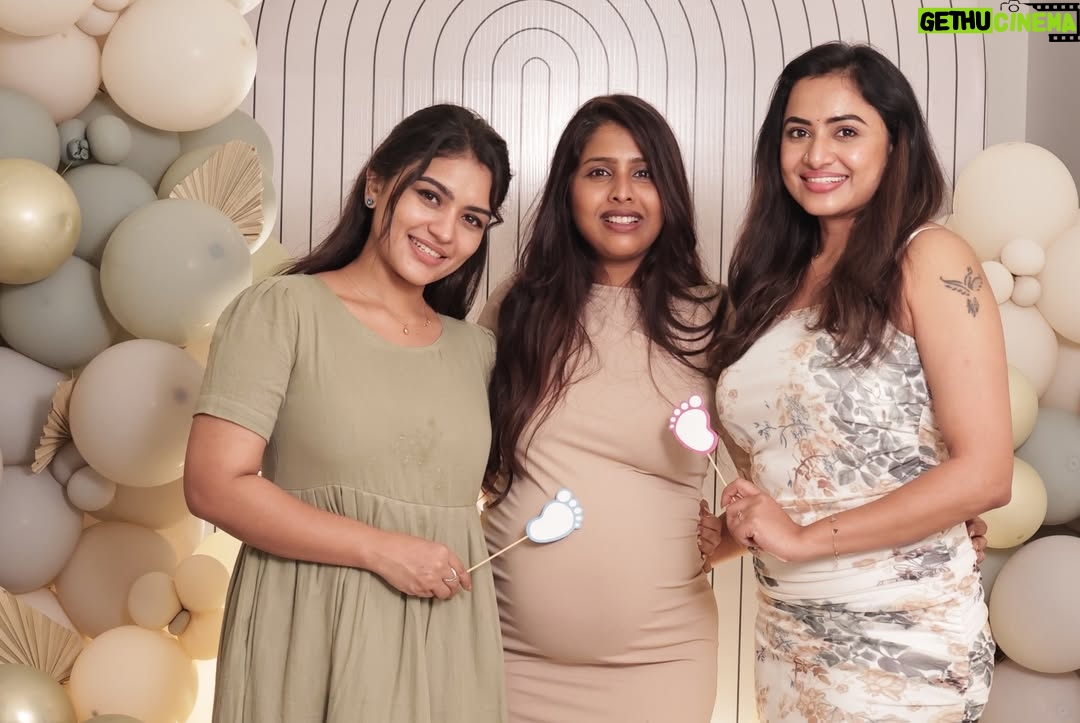 Janani Ashok Kumar - 191.3K Likes - Fun riot of our trio 😅
🧿🧿🧿
#friends #babyshower 
📸: @gk_.photography._