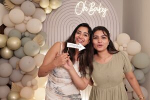 Janani Ashok Kumar Instagram - Fun riot of our trio 😅
🧿🧿🧿
#friends #babyshower 
📸: @gk_.photography._